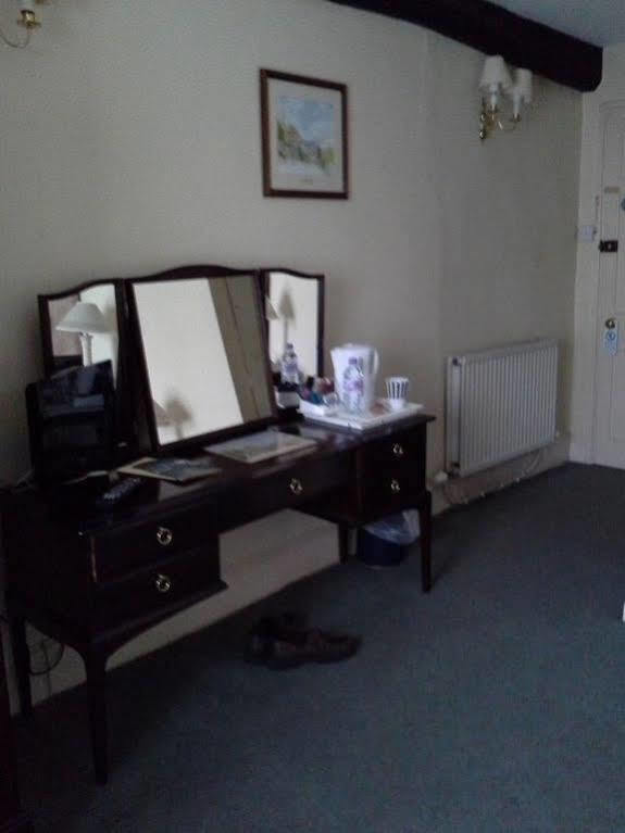 Lansdowne Strand Calne Buitenkant foto